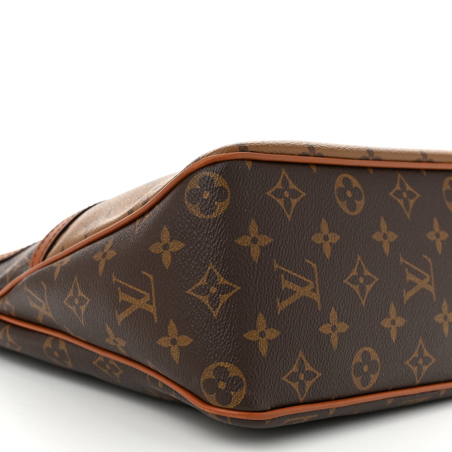 Reverse Monogram Dauphine Hobo PM