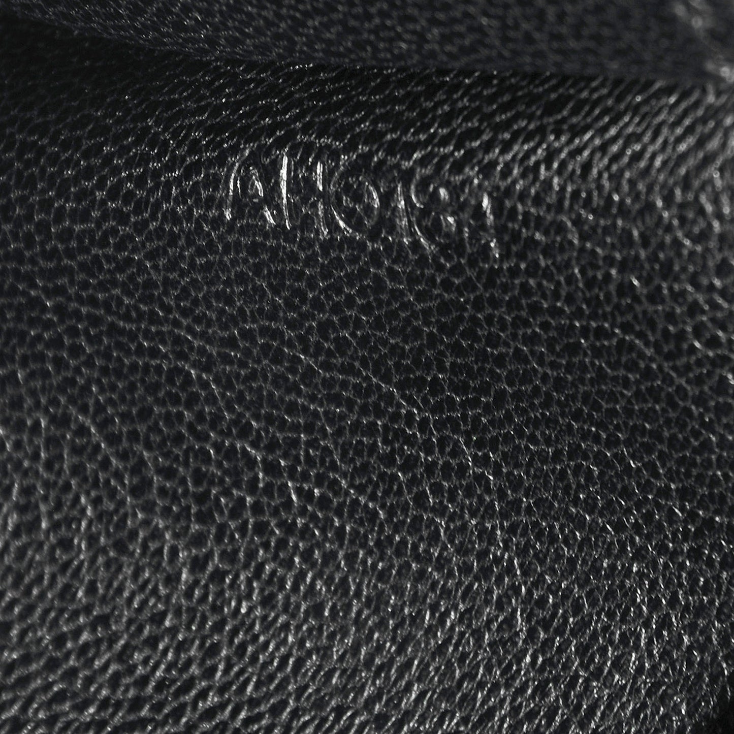Taurillon Vivienne LV Black Silver