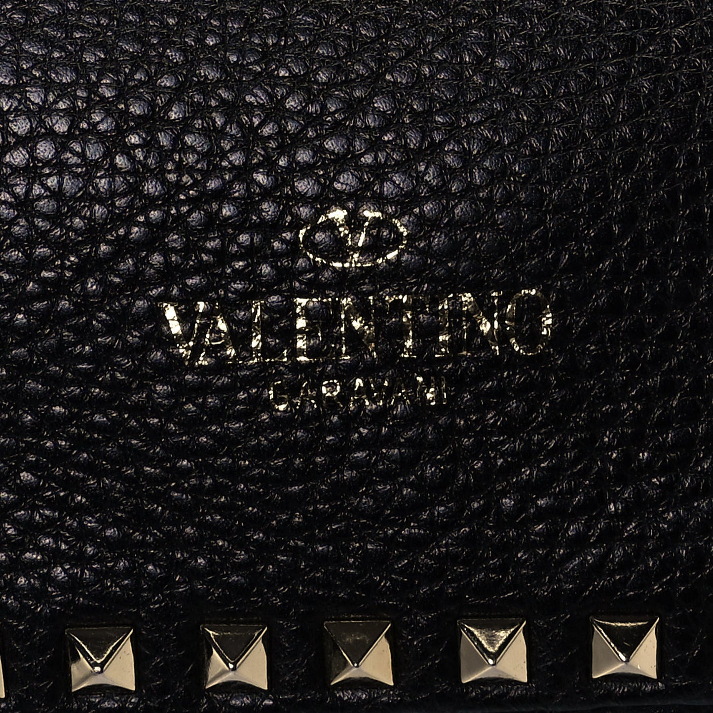 Pebbled Calfskin Large Rockstud Flip-Lock Messenger Bag Black