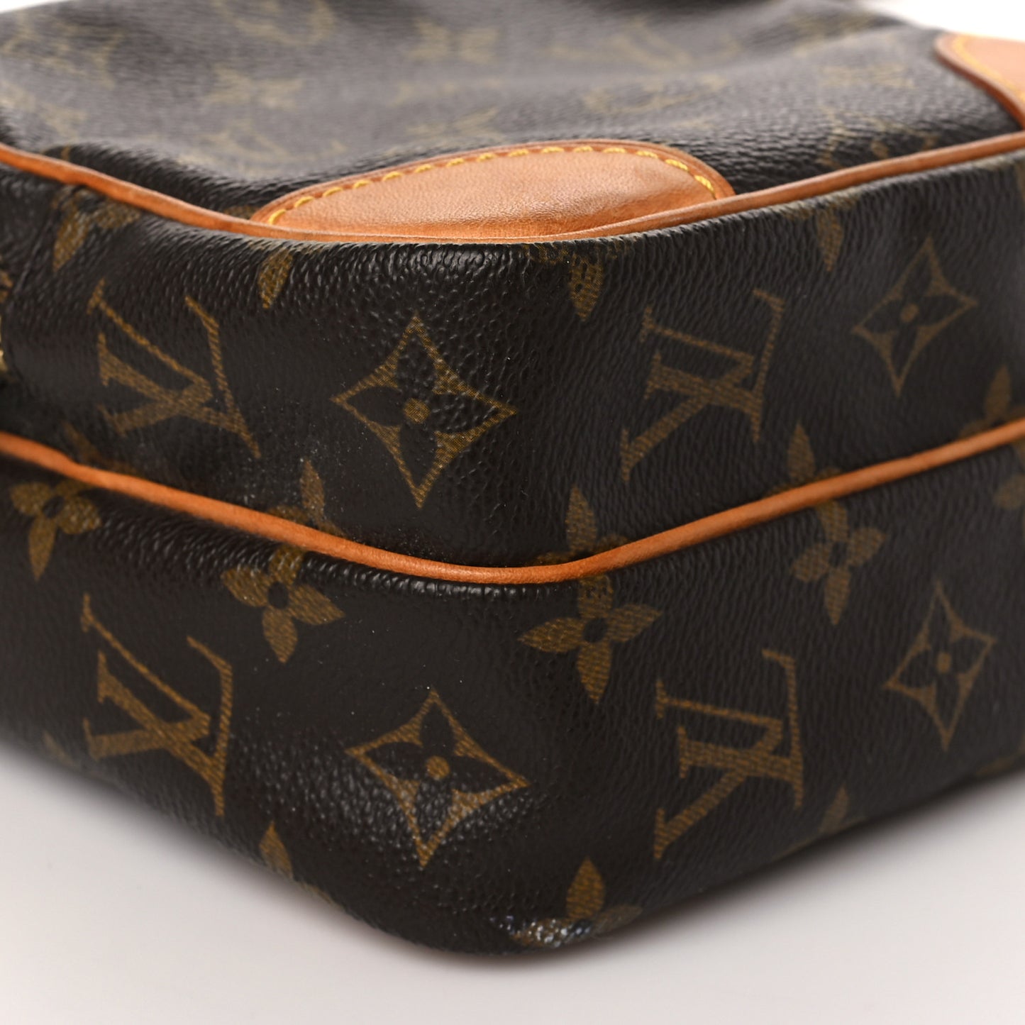 Monogram Amazone