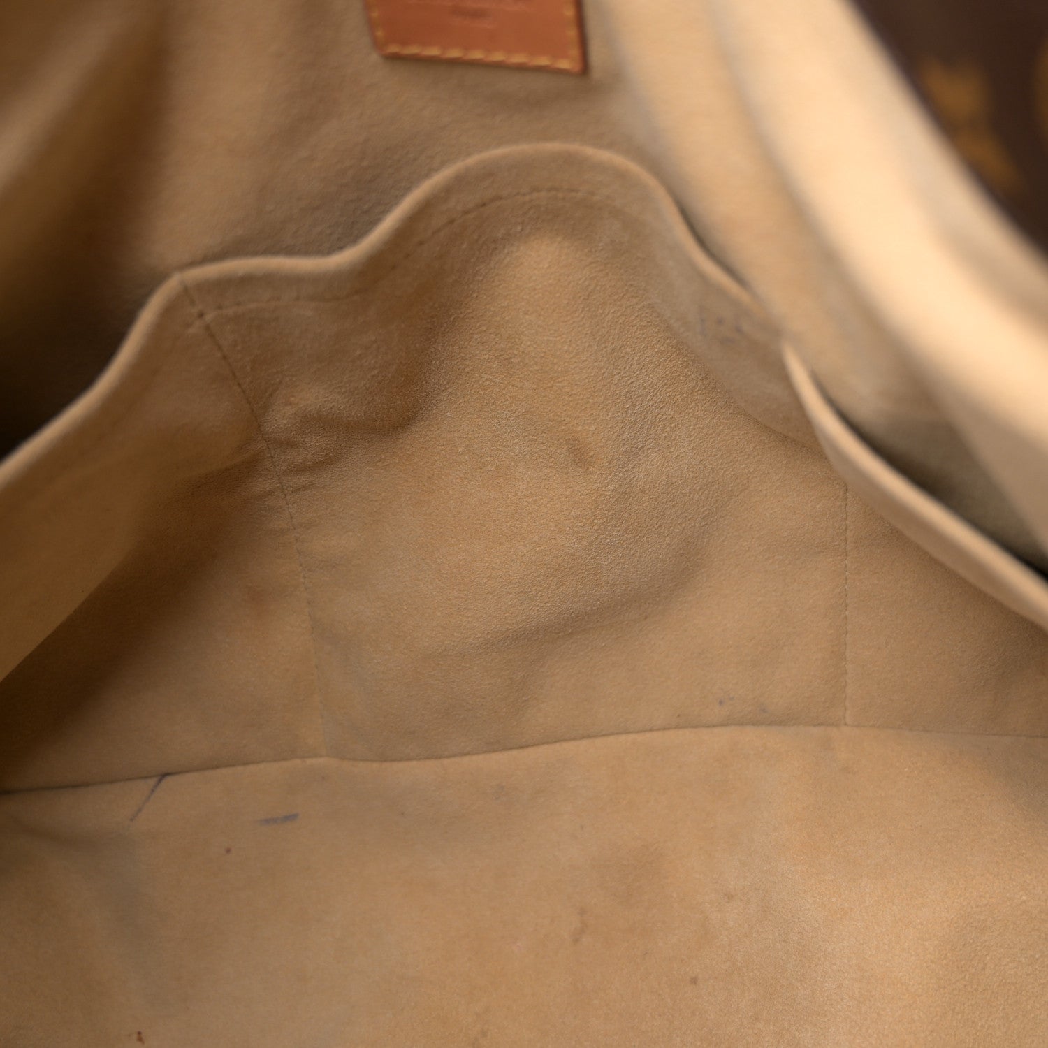 Louis Vuitton Monogram Artsy MM 12 of 13