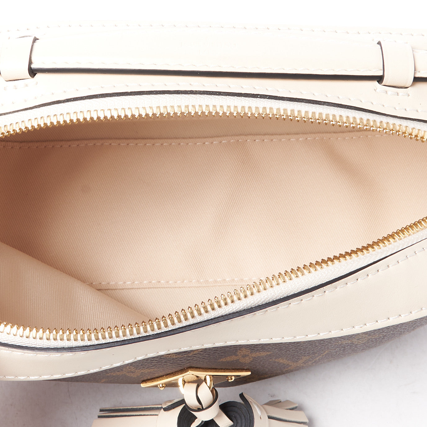 Monogram Saintonge Creme