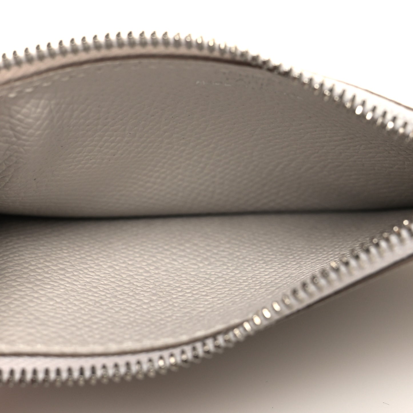 Epsom Constance Slim Wallet Gris Pale