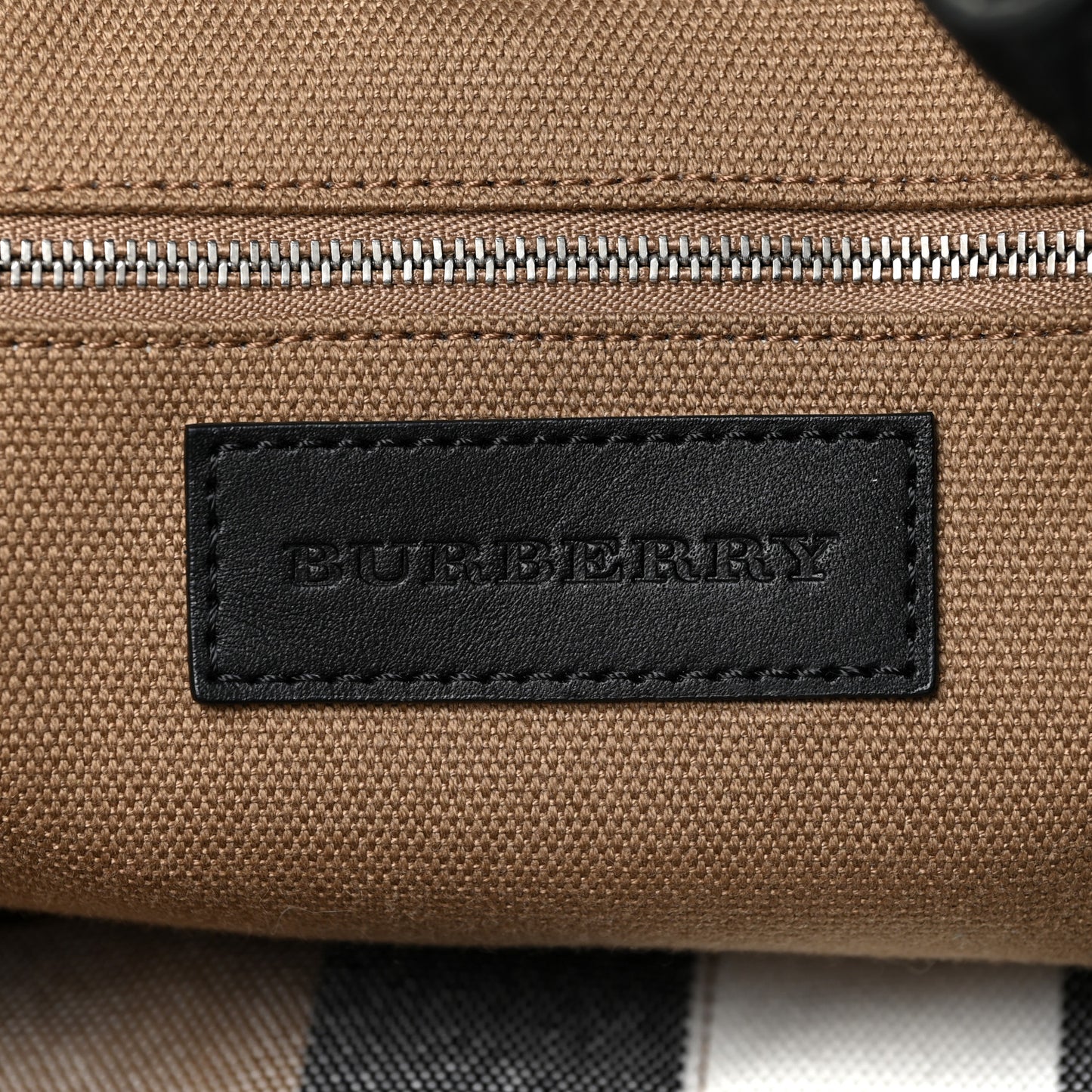 Grainy Calfskin House Check Medium Maidstone Black