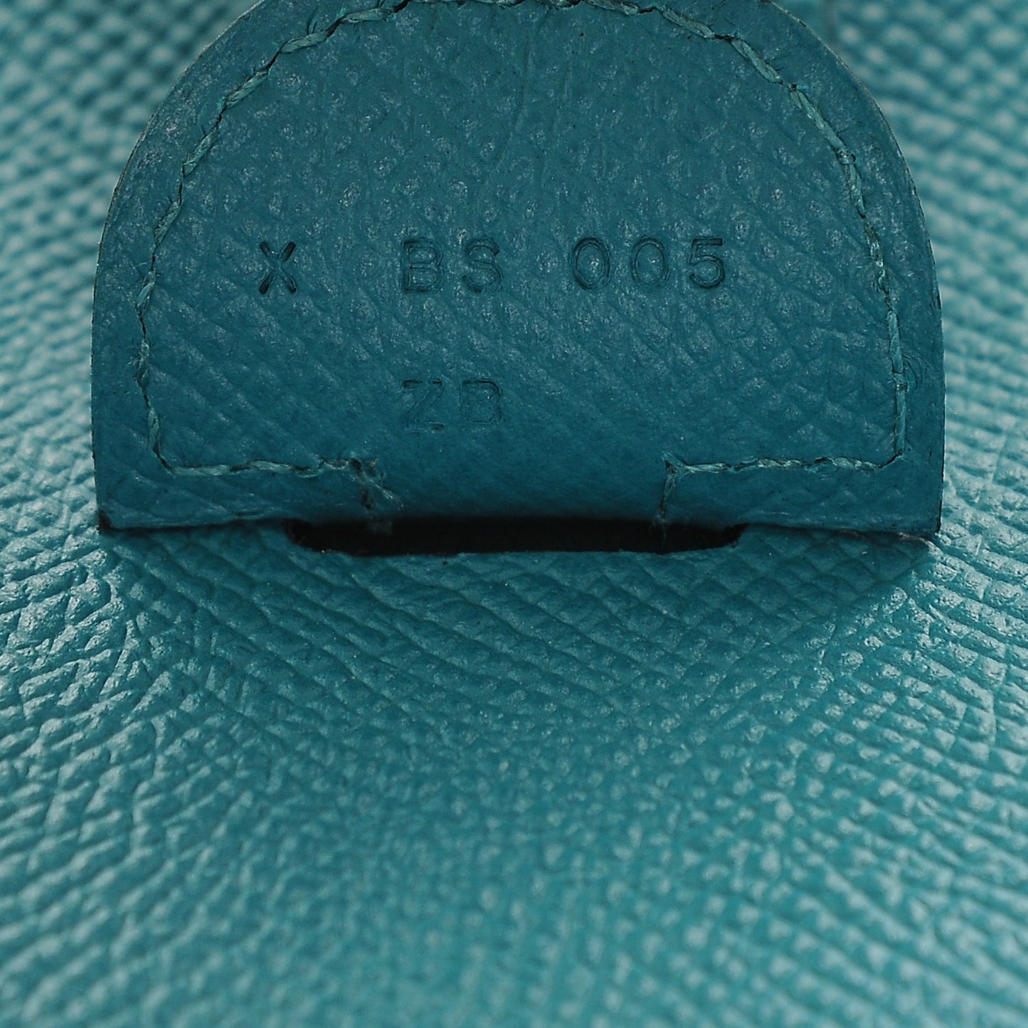 Epsom Evelyne III GM Bleu Paon