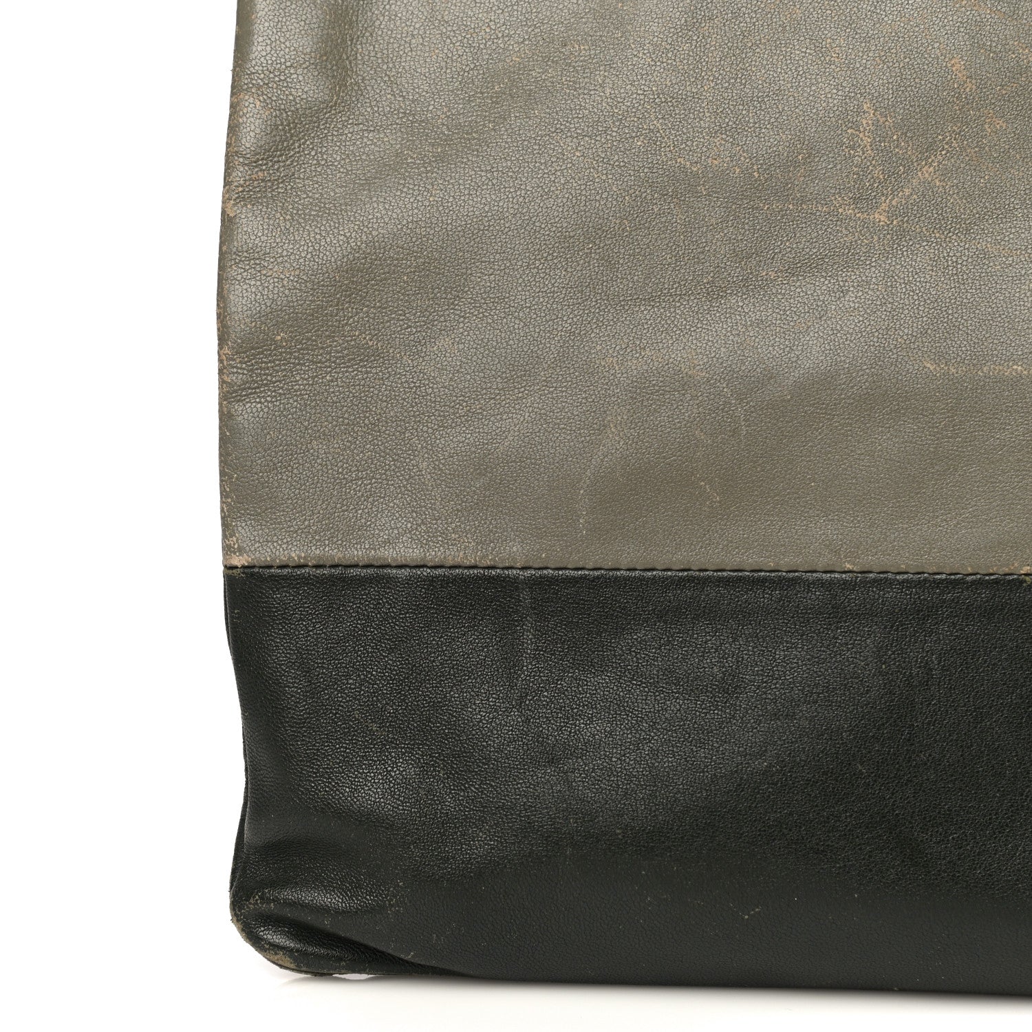 Celine Smooth Lambskin Bi-Color Solo Clutch Pouch Army Green 17 of 32