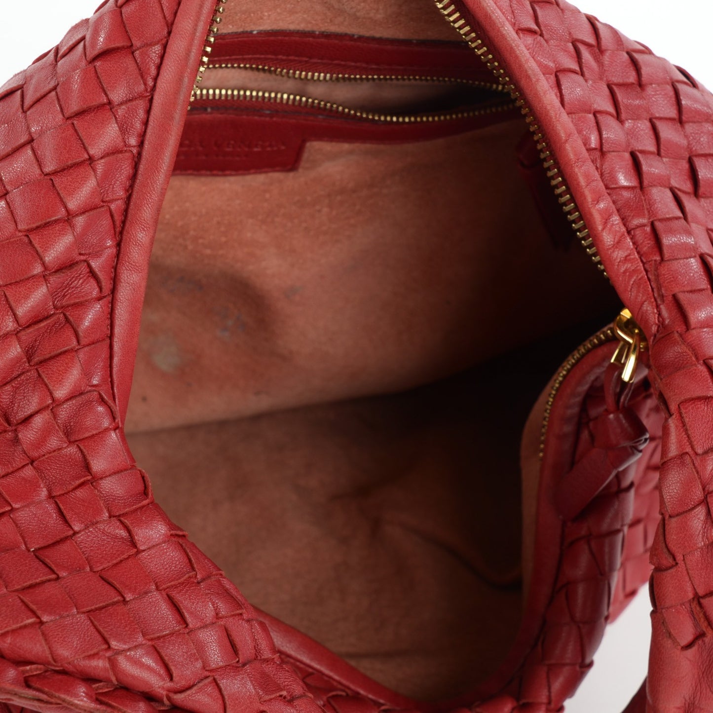 Nappa Intrecciato Medium Veneta Hobo Carmine