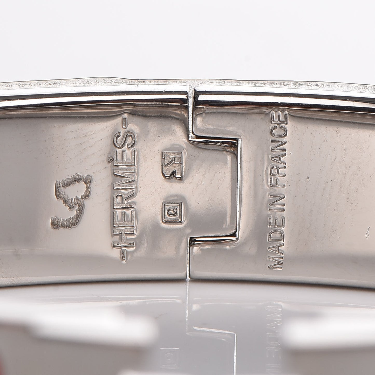 Enamel Narrow Clic Clac H Bracelet PM Rouge Amarante