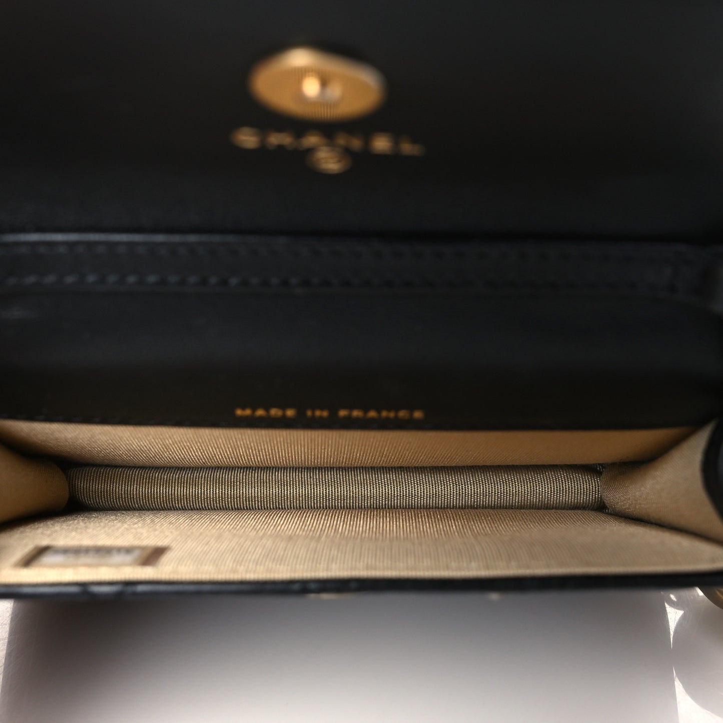 Lambskin Quilted Pearl Crush Clutch With Chain Black