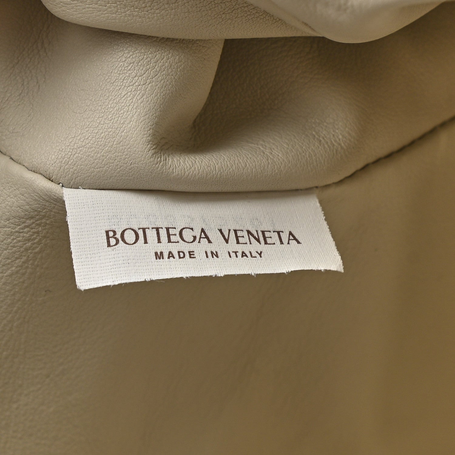 Bottega Veneta Smooth Butter Calf The Pouch Oversized Clutch Plaster 7 of 7