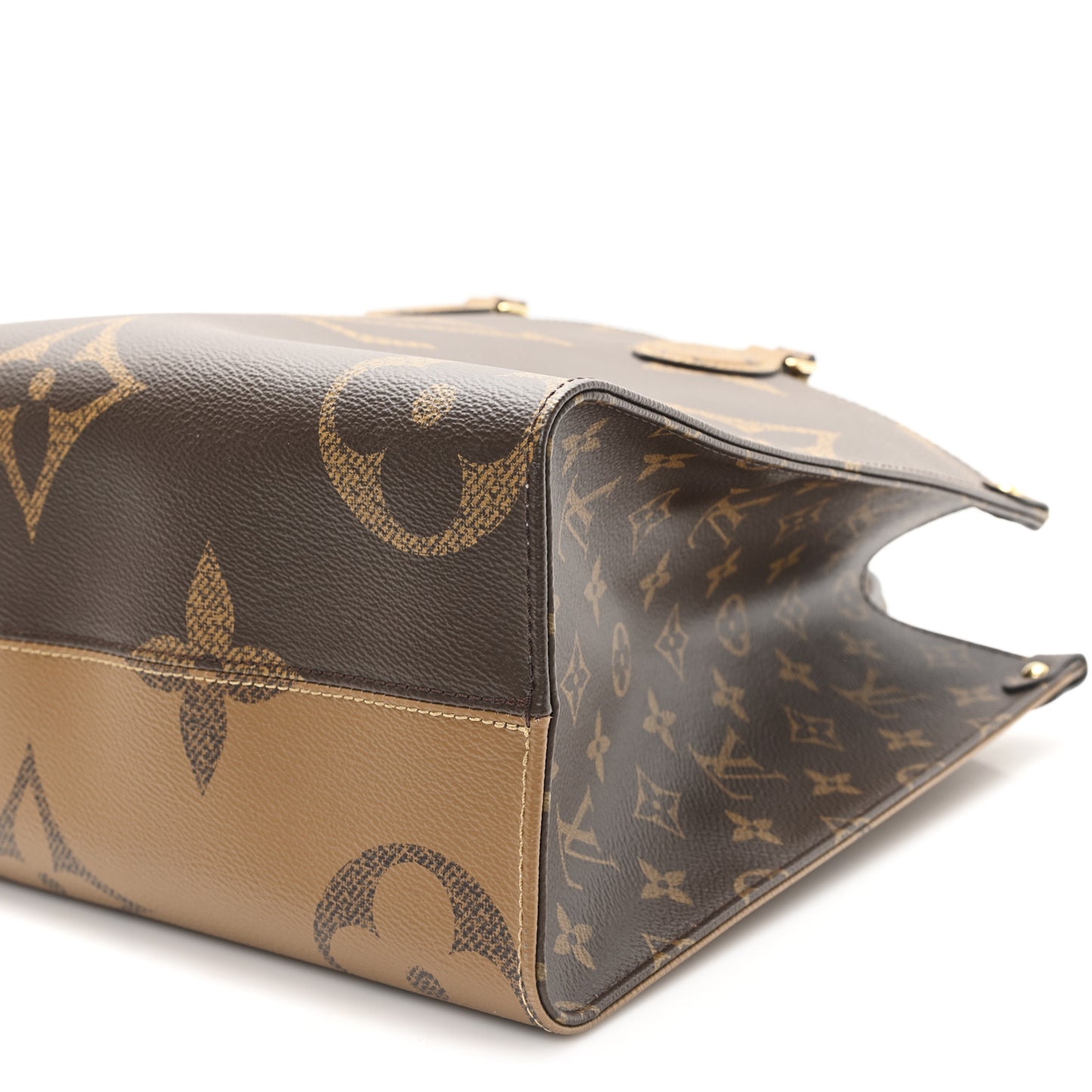 Reverse Monogram Giant Onthego MM