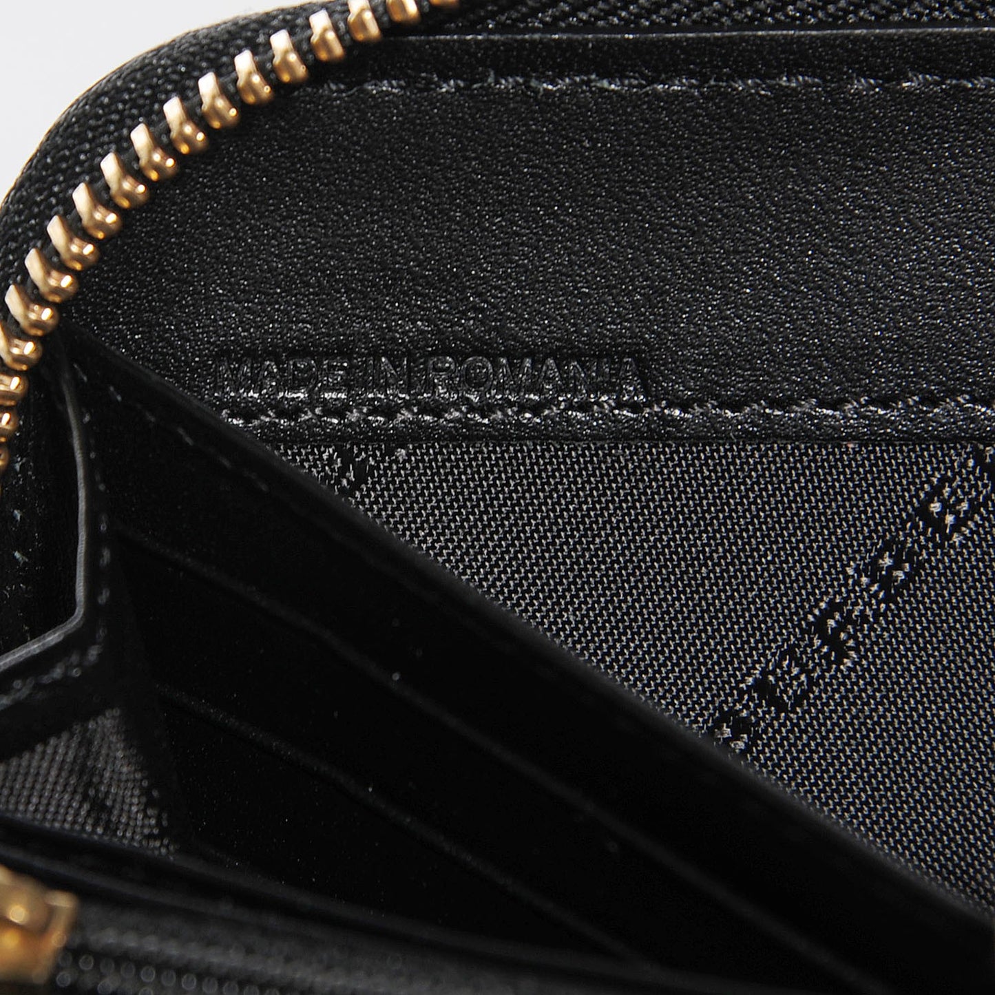 Patent London Leather Large Zippg Zip Around Wallet Black