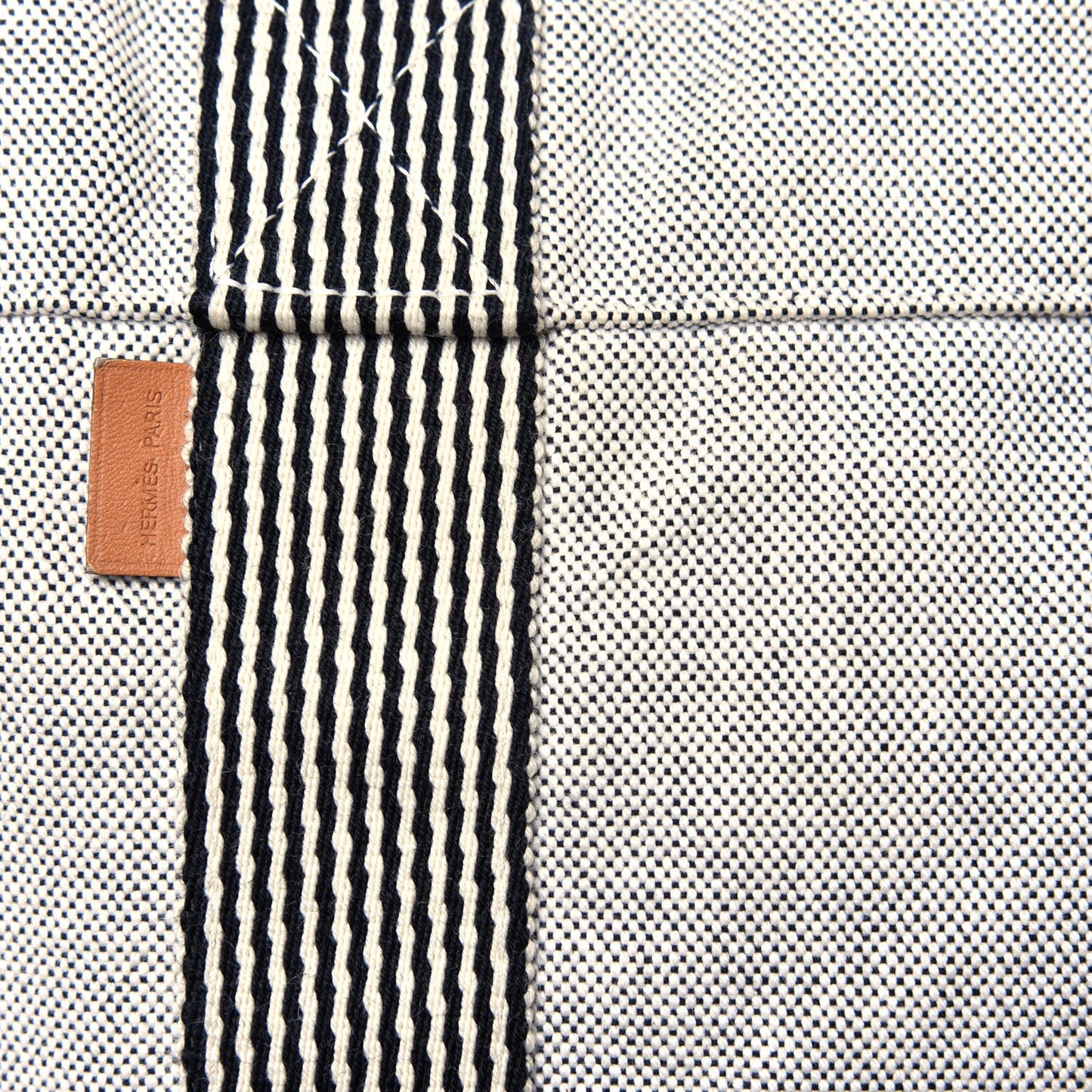 Canvas Herline Messenger Bag