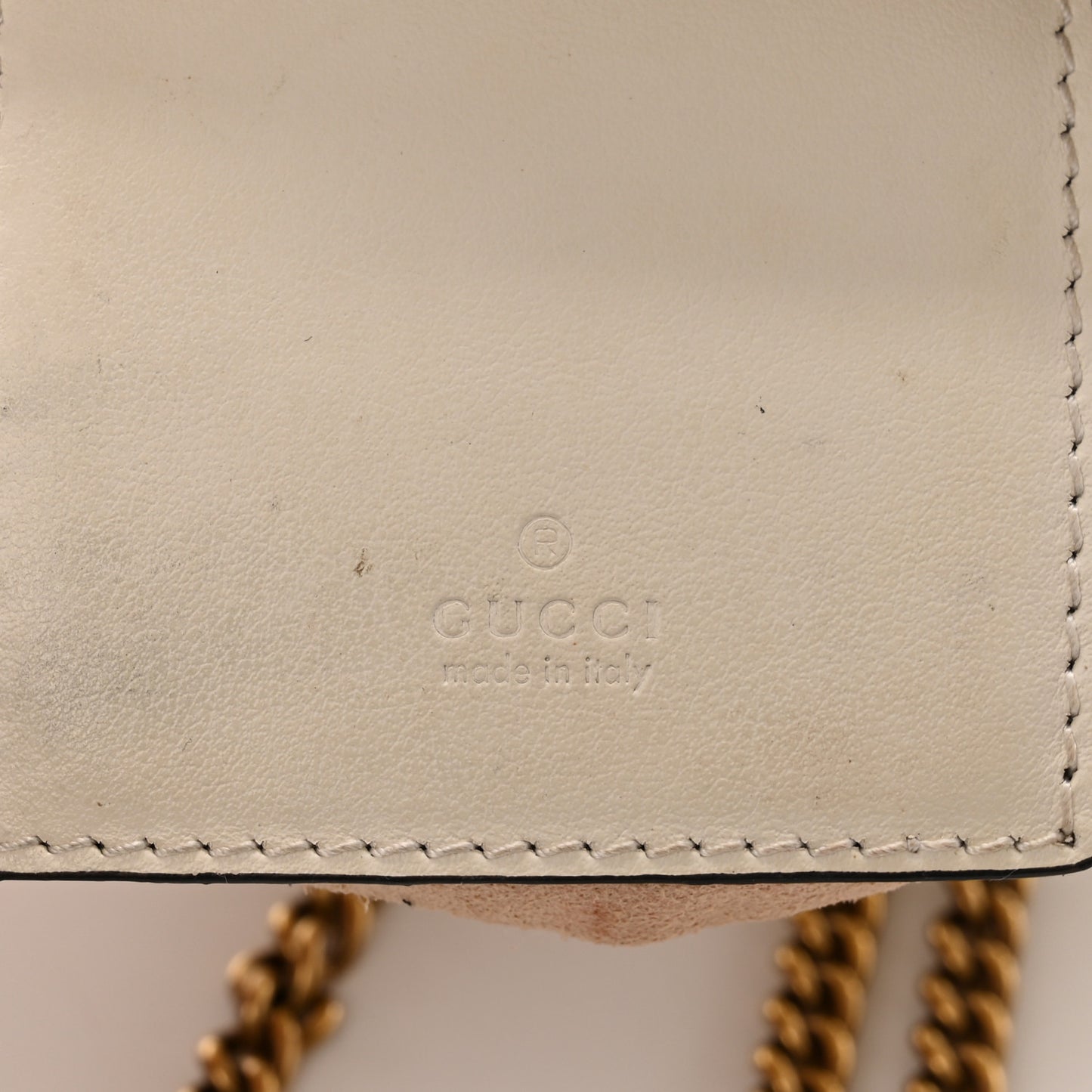 Calfskin Matelasse Mini GG Marmont 2.0 Bucket Bag White