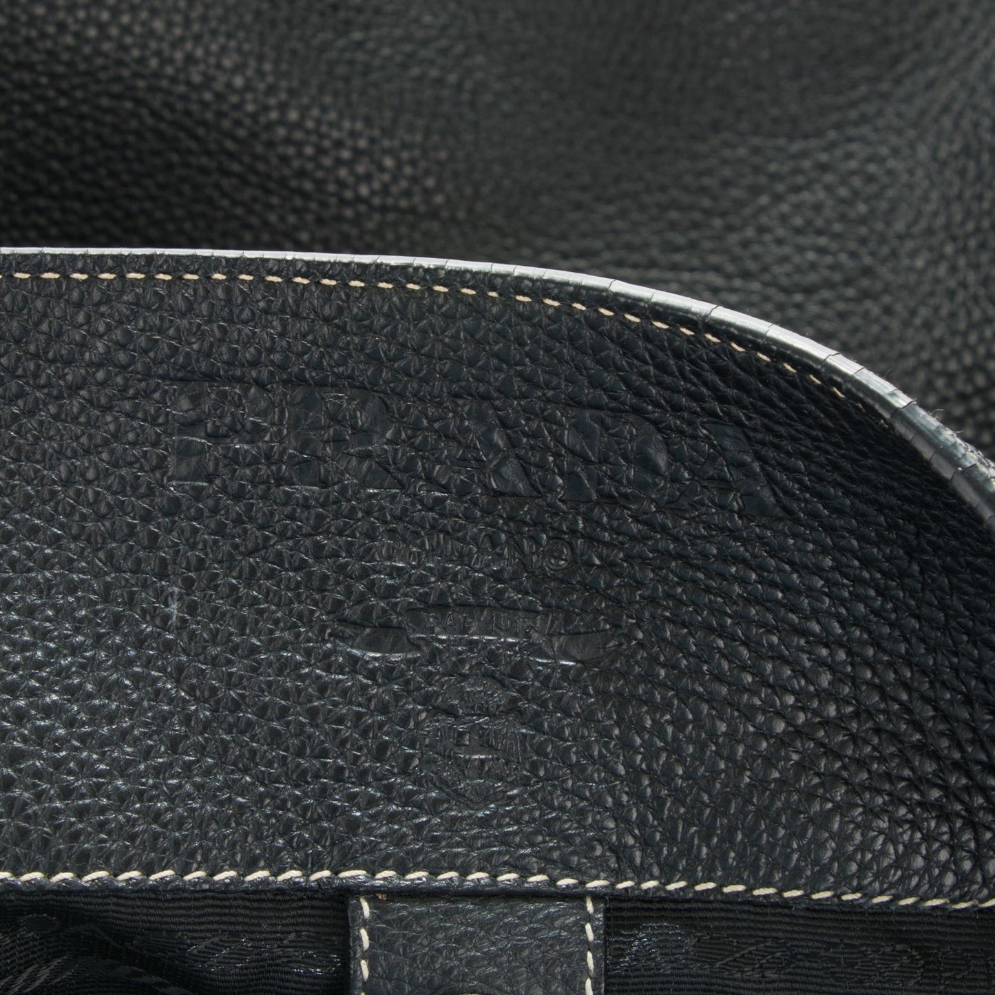 Vitello Daino Shoulder Bag Nero Black