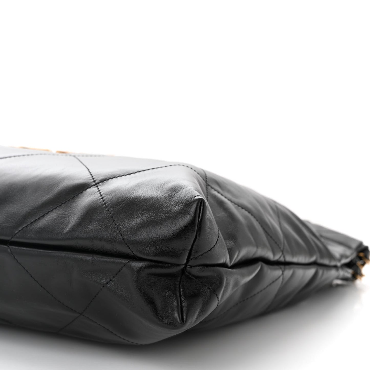 Shiny Calfskin Quilted Chanel 22 Black