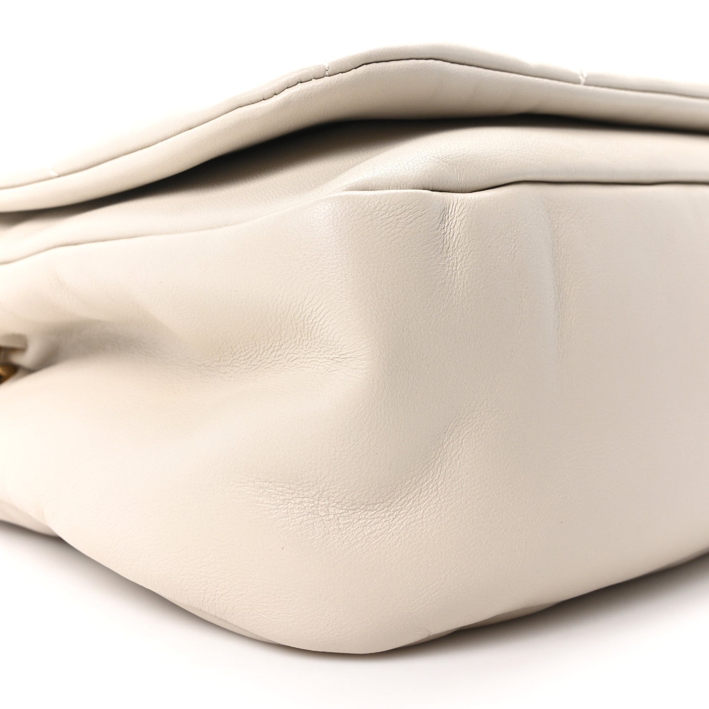 Lambskin Matelasse Monogram Medium Jamie 4.3 Crema Soft