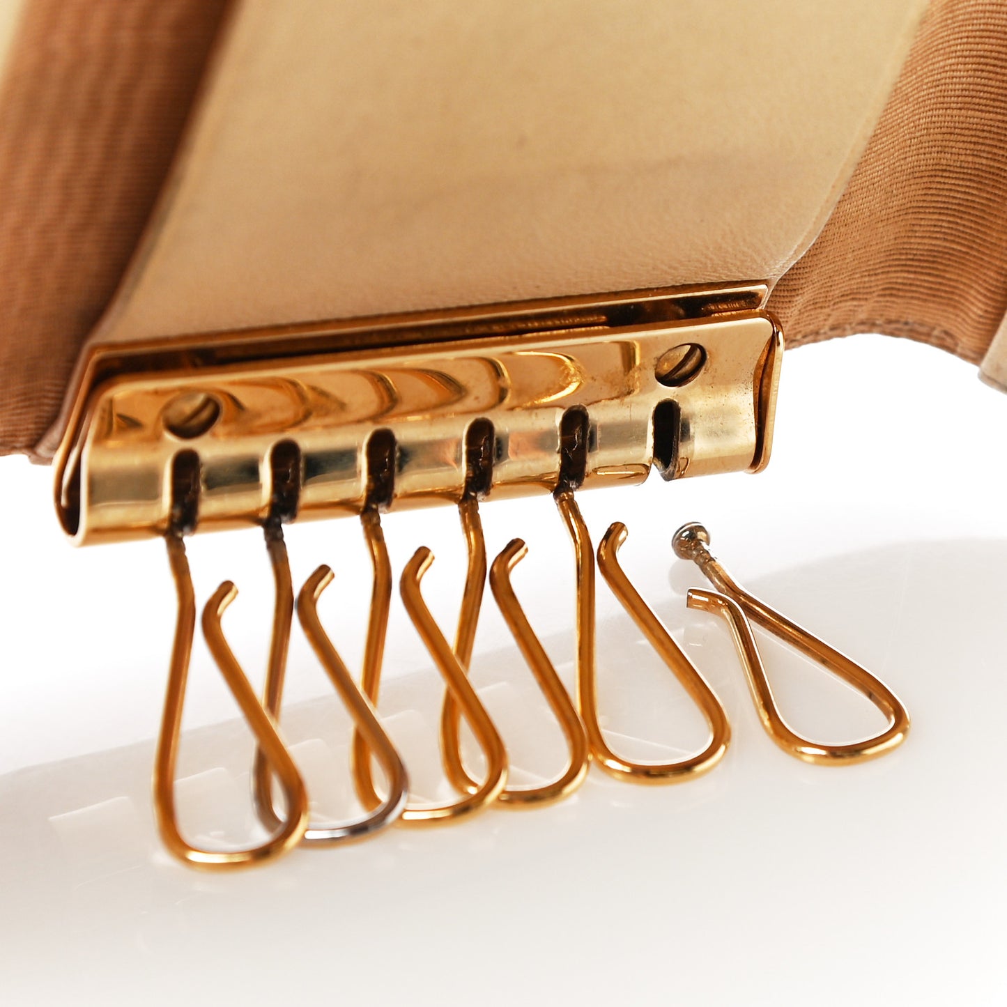 Caviar Timeless CC 6 Key Holder Case Beige