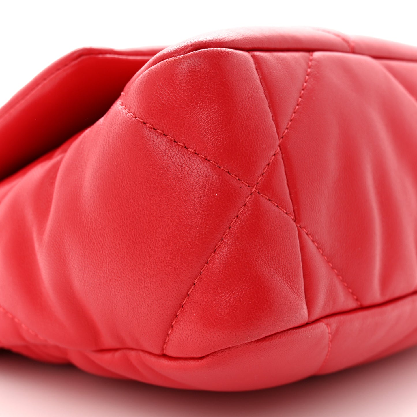 Lambskin Quilted Medium Chanel 19 Flap Red