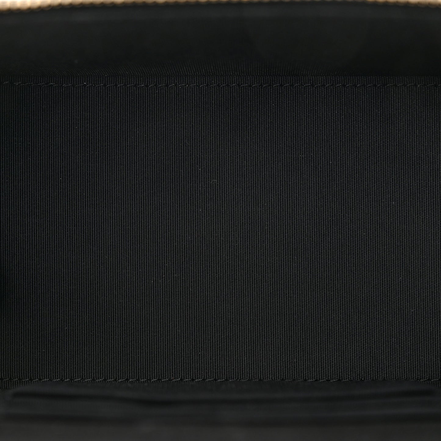 Lambskin Quilted Small Top Handle Vanity Case With Chain Black
