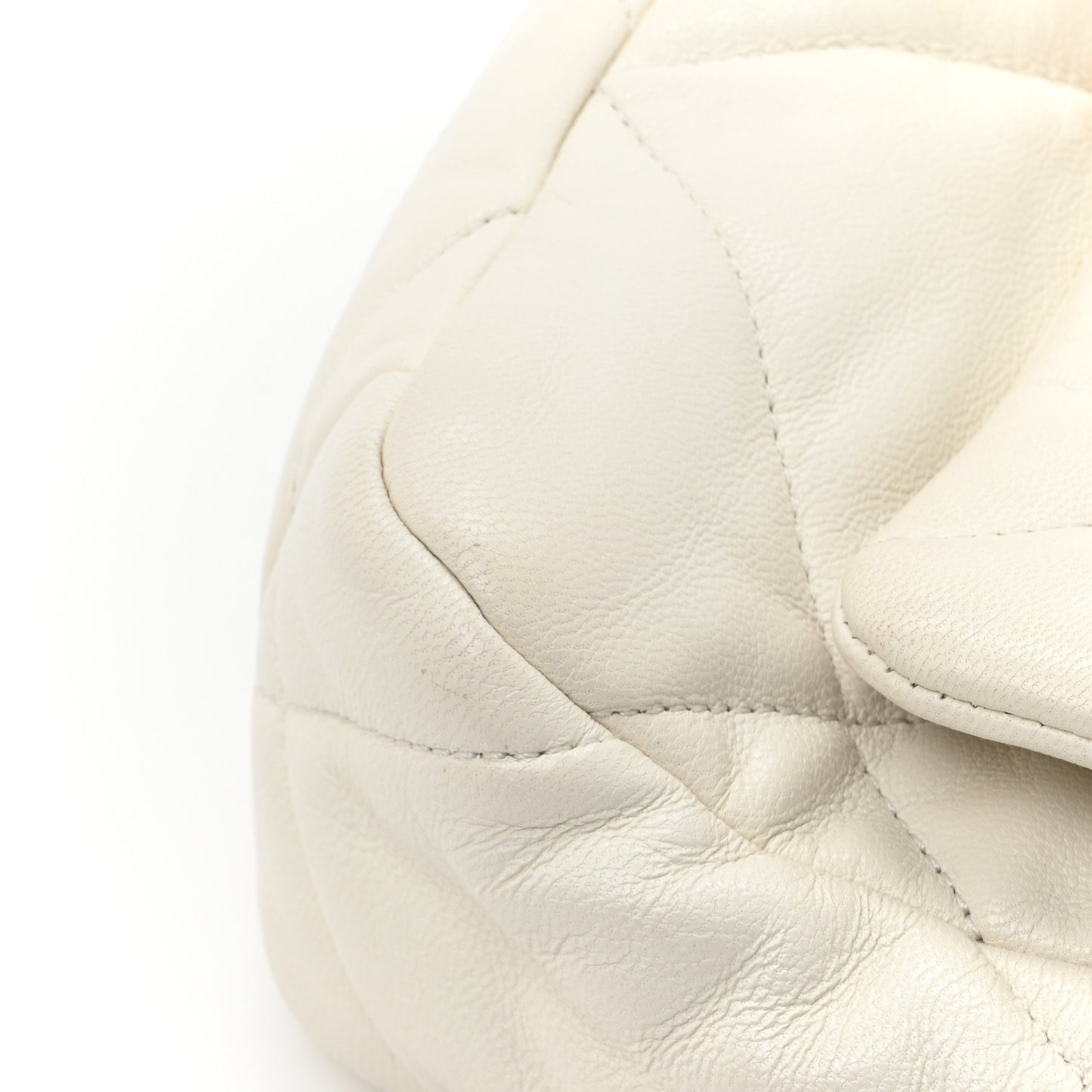 Lambskin Quilted Medium Chanel 19 Flap White