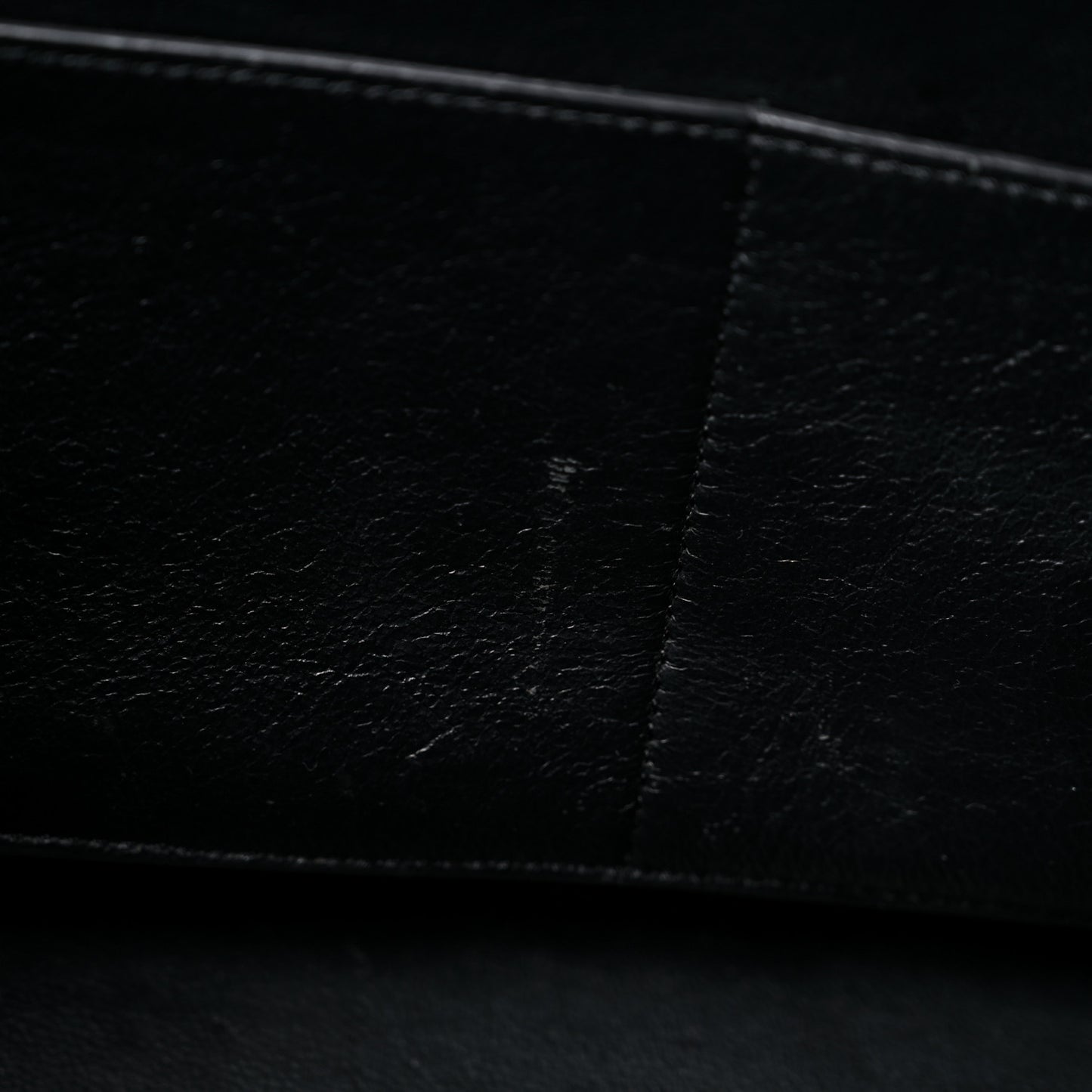 Drummed Calfskin Suede Medium Trapeze Black