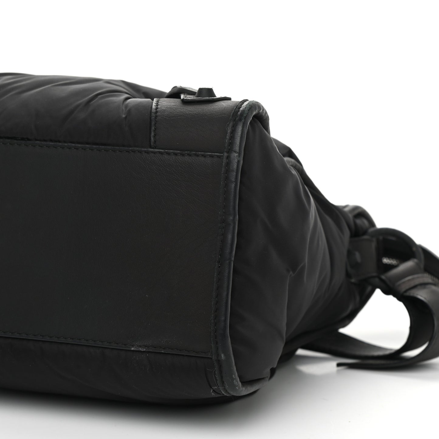 Nylon Agneau Classic Hardware City Black