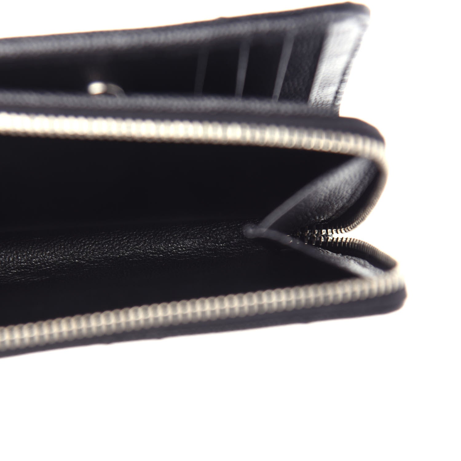 Saint Laurent Grain De Poudre Matelasse Chevron Monogram Compact Zip Around Wallet Black 5 of 9
