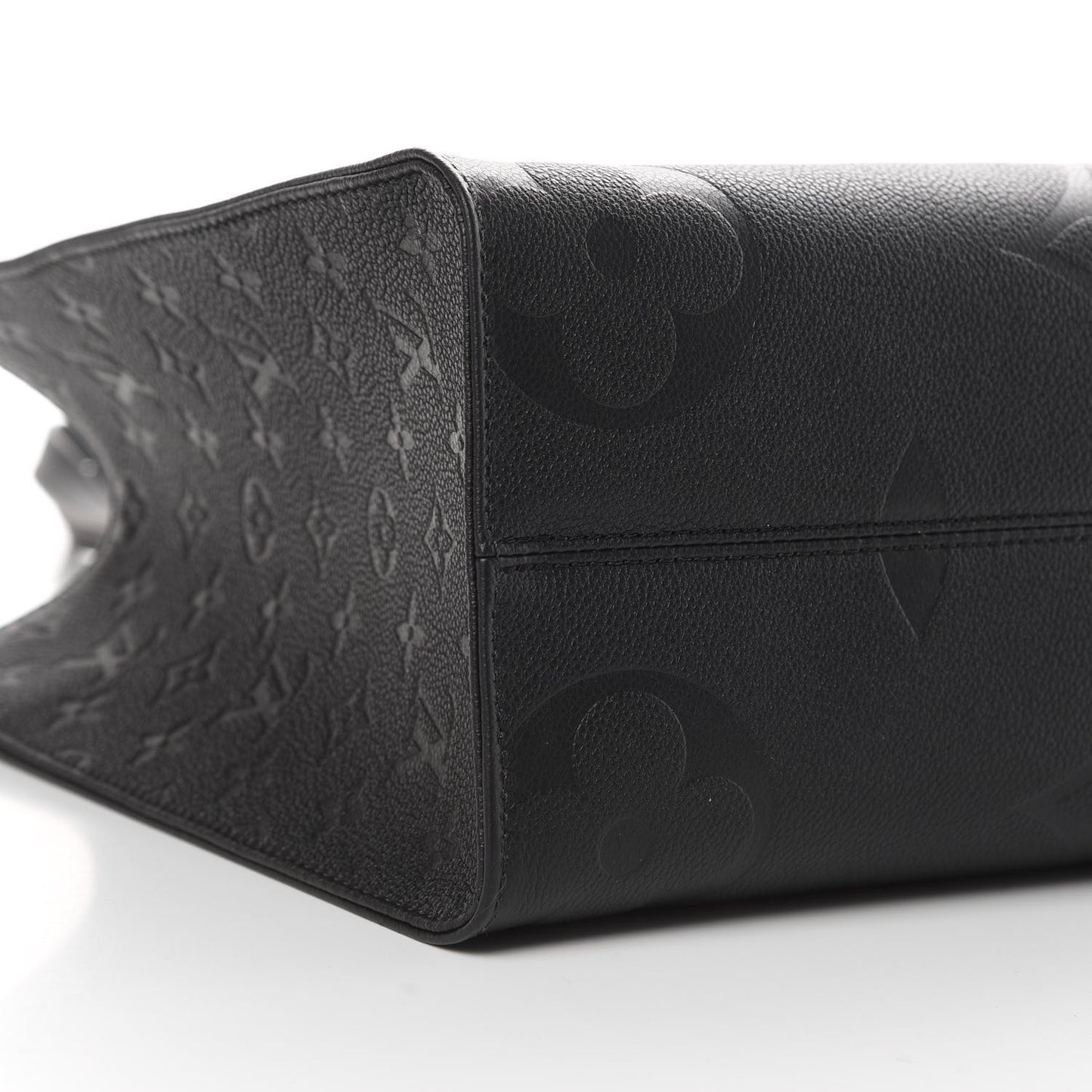 Empreinte Monogram Giant Onthego MM Black