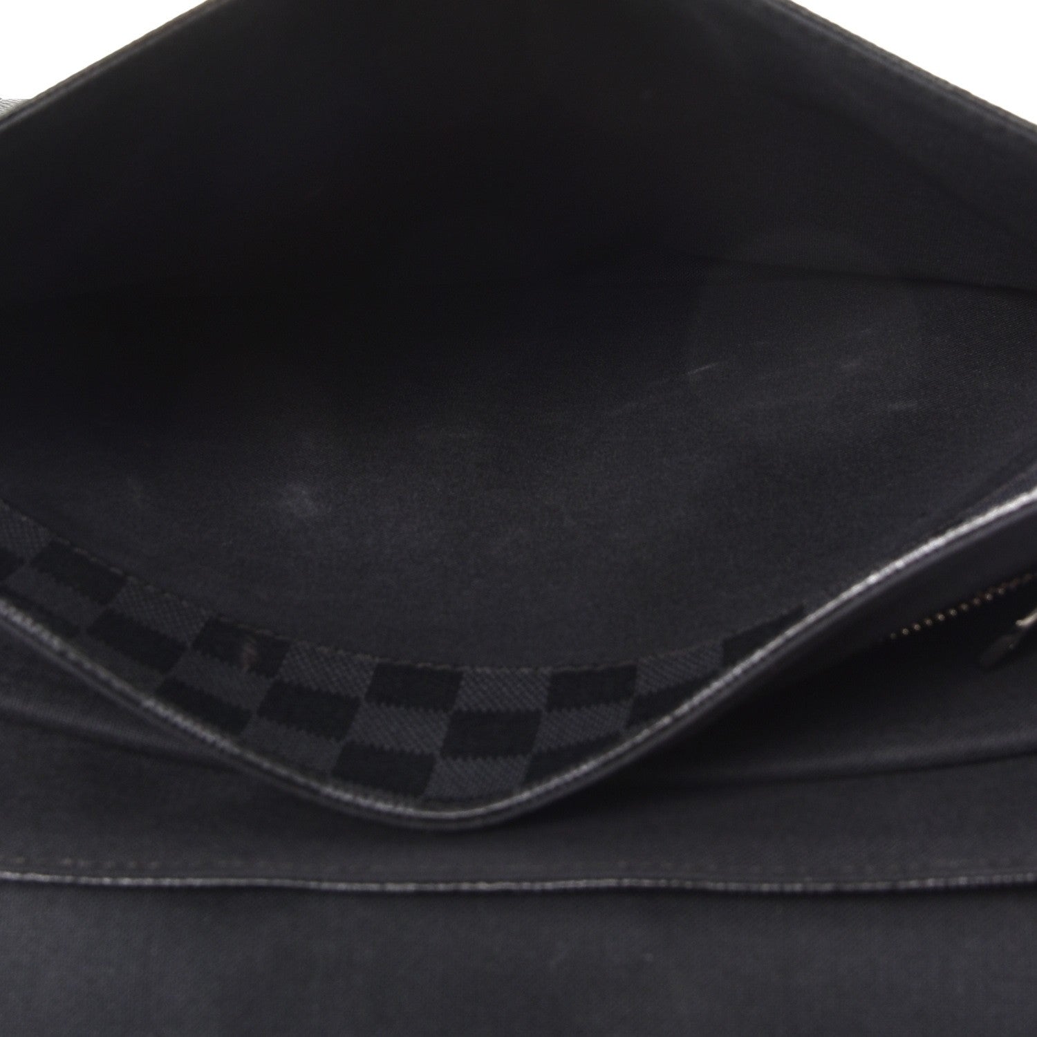 Louis Vuitton Damier Graphite District GM 6 of 8