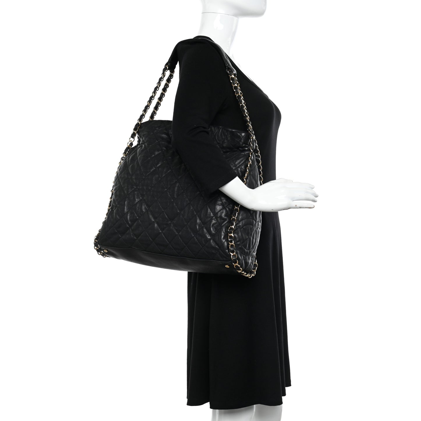 Calfskin Quilted Large Chain Me Hobo Black