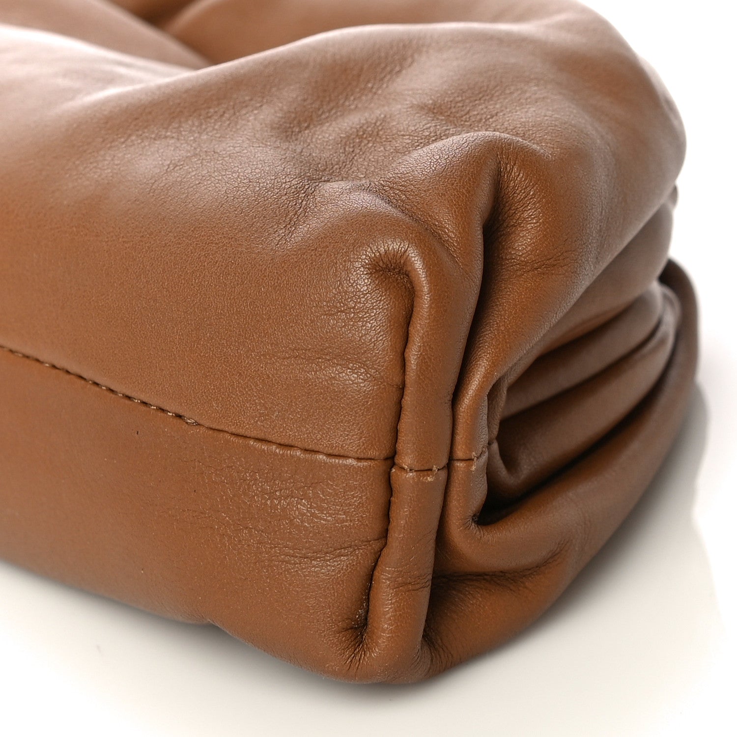 Bottega Veneta Butter Calfskin The Pouch 20 Cammello 10 of 11