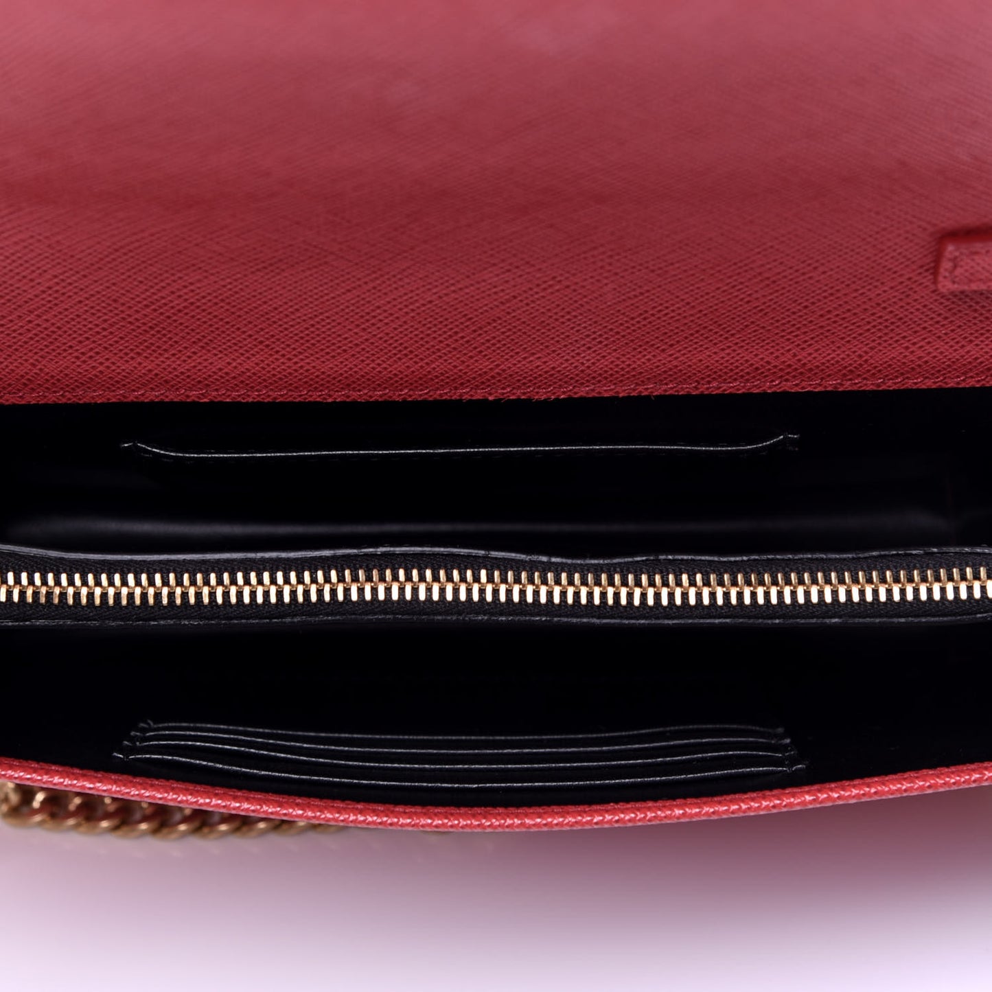 Saffiano Lux Monochrome Chain Wallet Fuoco