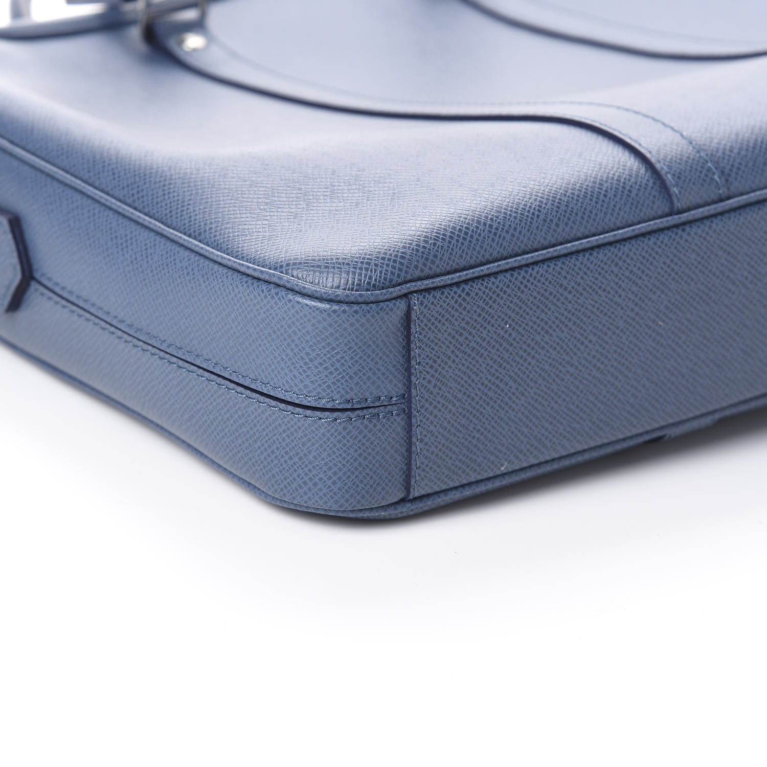 Louis Vuitton Taiga Porte-Documents Voyage PM Neva 9 of 10