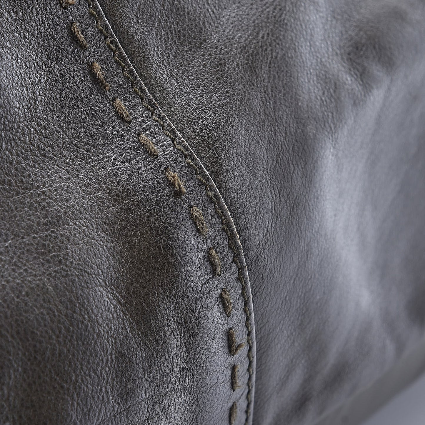 Calfskin Oversized Muse Dark Grey