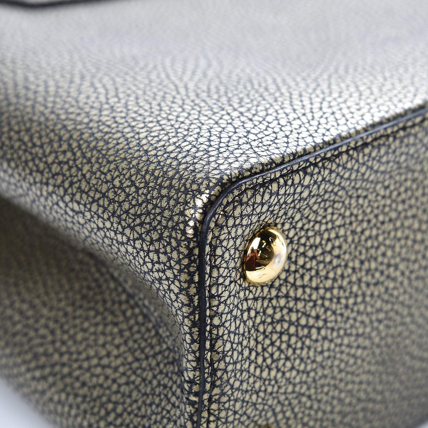 Louis Vuitton Metallic Taurillon Capucines PM Gold 11 of 13