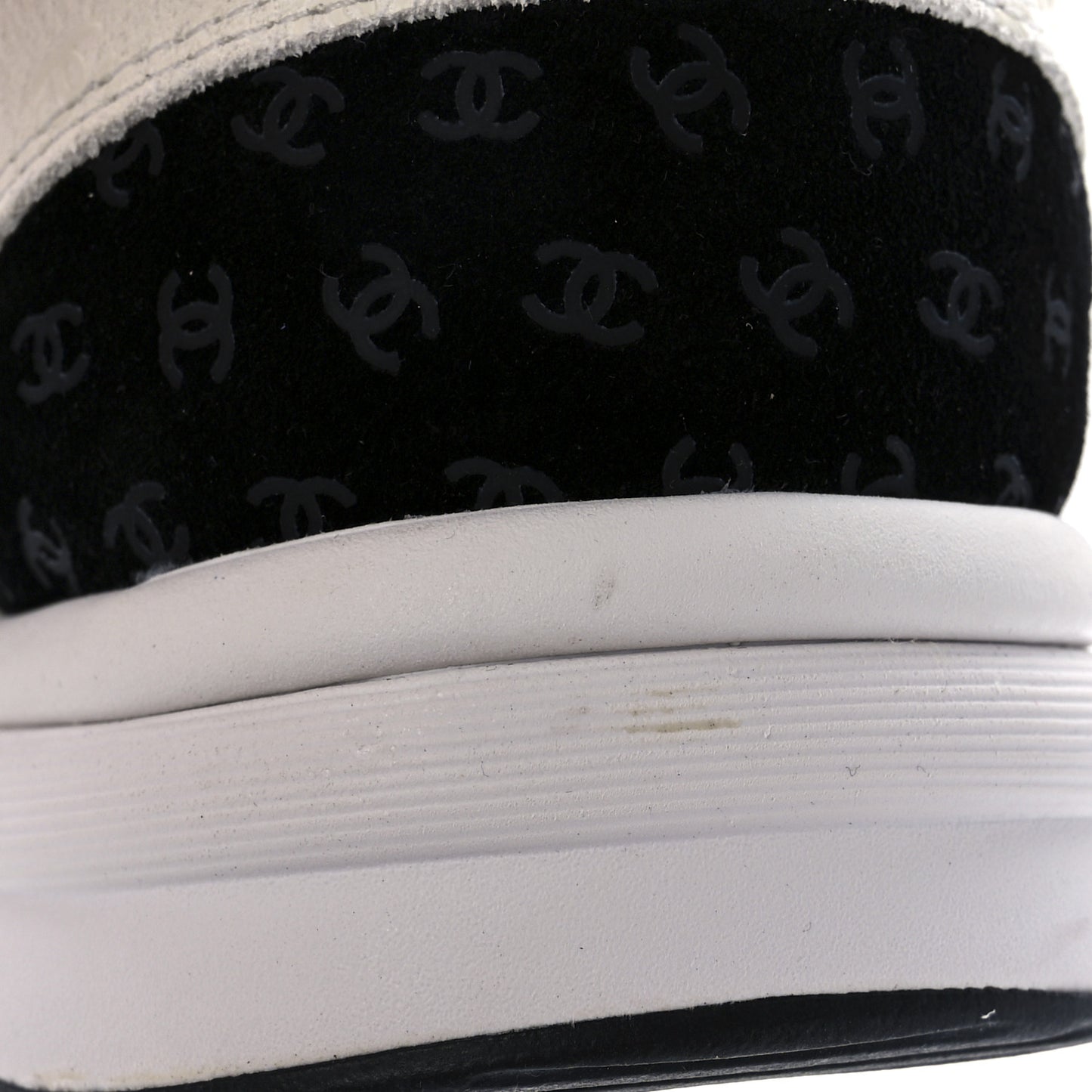 Suede Calfskin Printed CC Sneakers 43 White Black