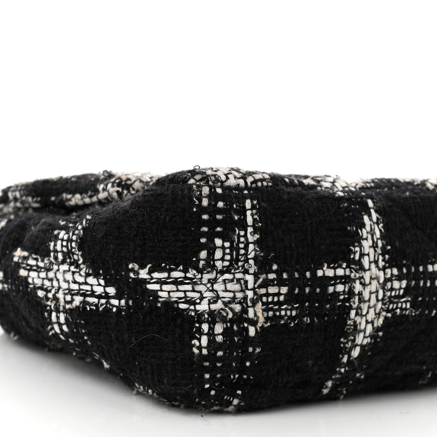 Tweed Houndstooth Quilted Medium Chanel 19 Flap Black White