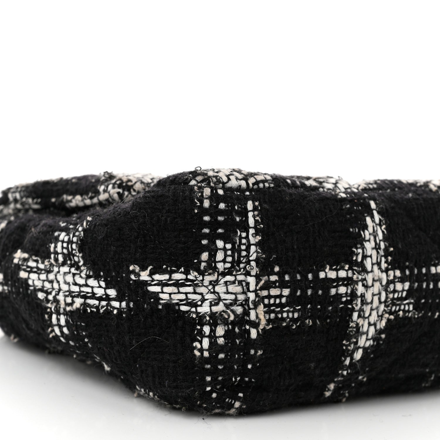 Chanel Tweed Houndstooth Quilted Medium Chanel 19 Flap Black White 9 of 10