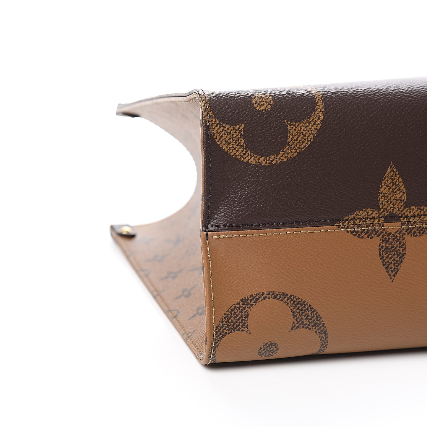 Reverse Monogram Giant Onthego MM