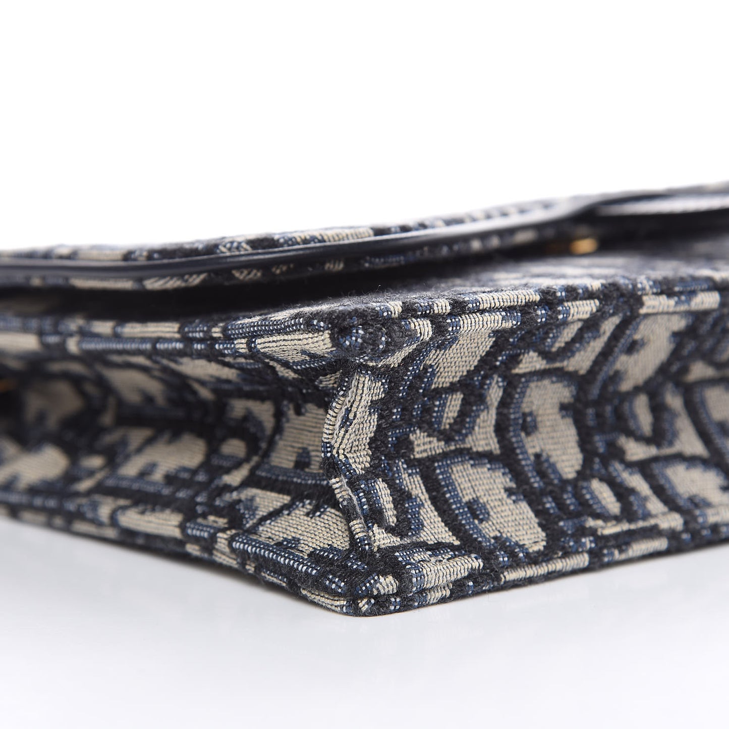 Oblique Saddle Chain Pouch Blue