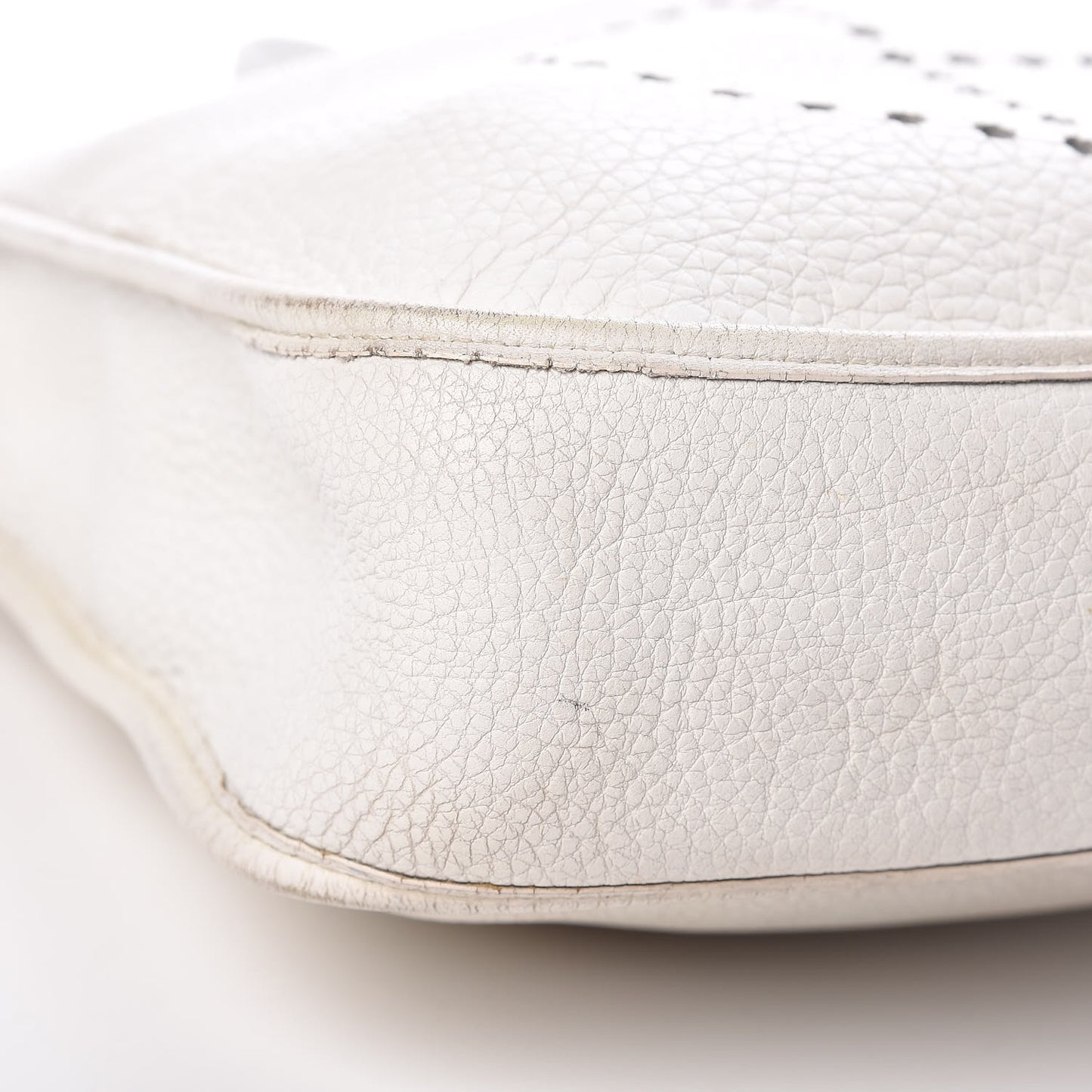 Taurillon Clemence Evelyne PM White