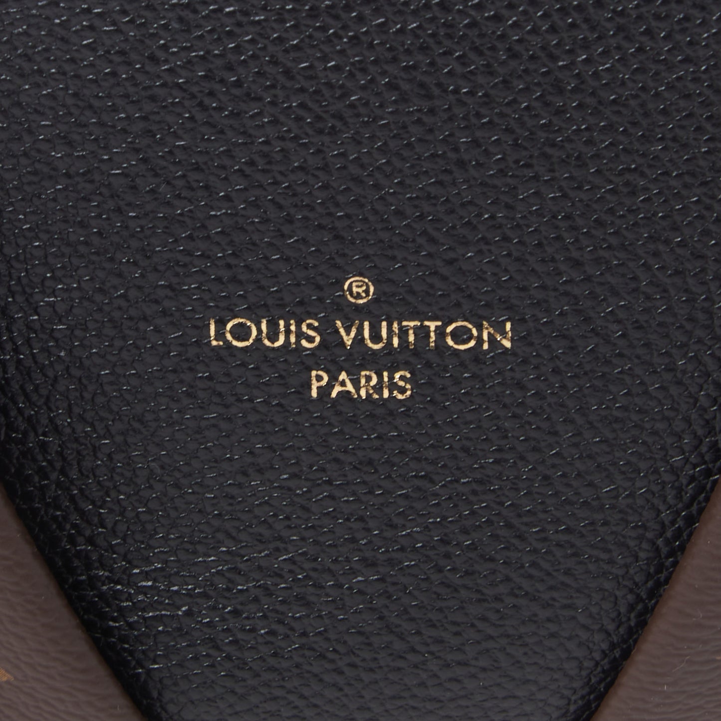 Monogram V Tote MM Black