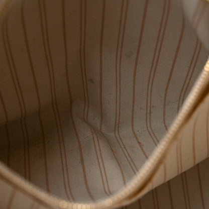 Louis Vuitton Monogram Giant Jungle Onthego GM Ivory 12 of 15