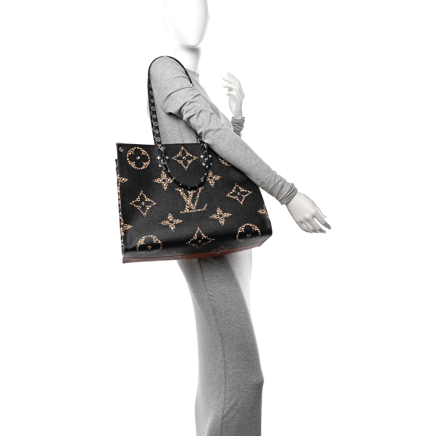 Monogram Giant Jungle Onthego GM Black