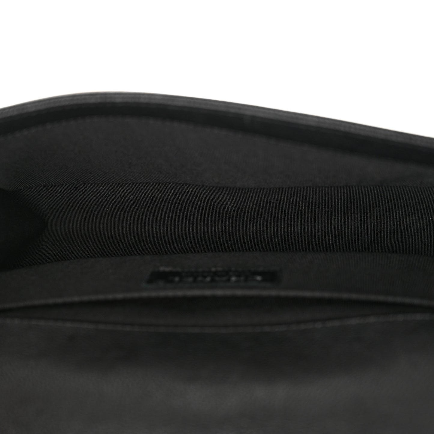 Caviar Quilted Medium Boy Flap Black