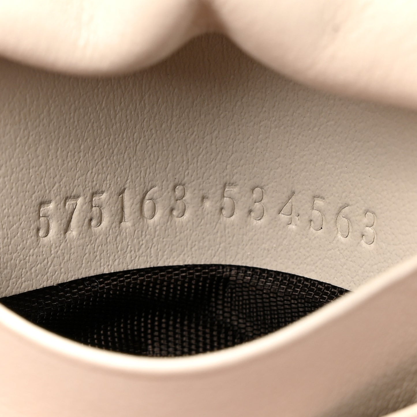 Calfskin Matelasse Mini GG Marmont 2.0 Bucket Bag White