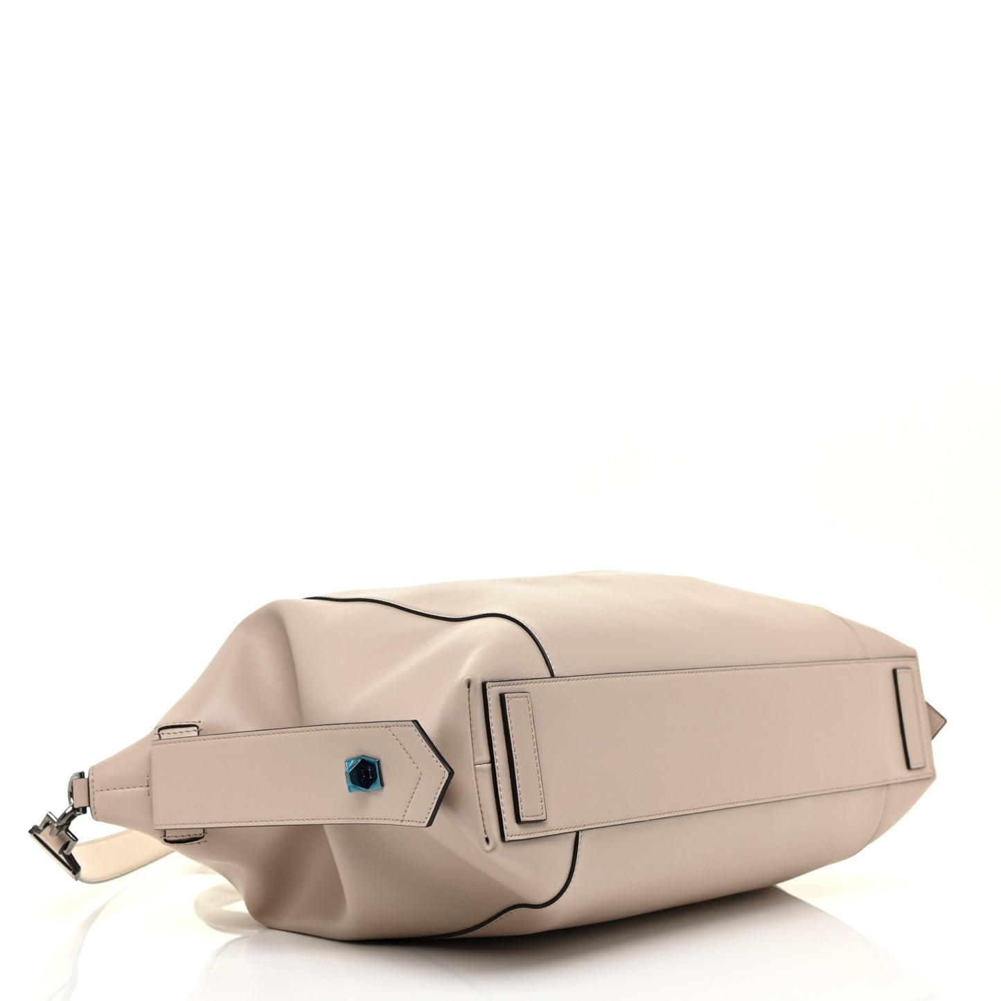Soft Calfskin Medium Soft Antigona Dune