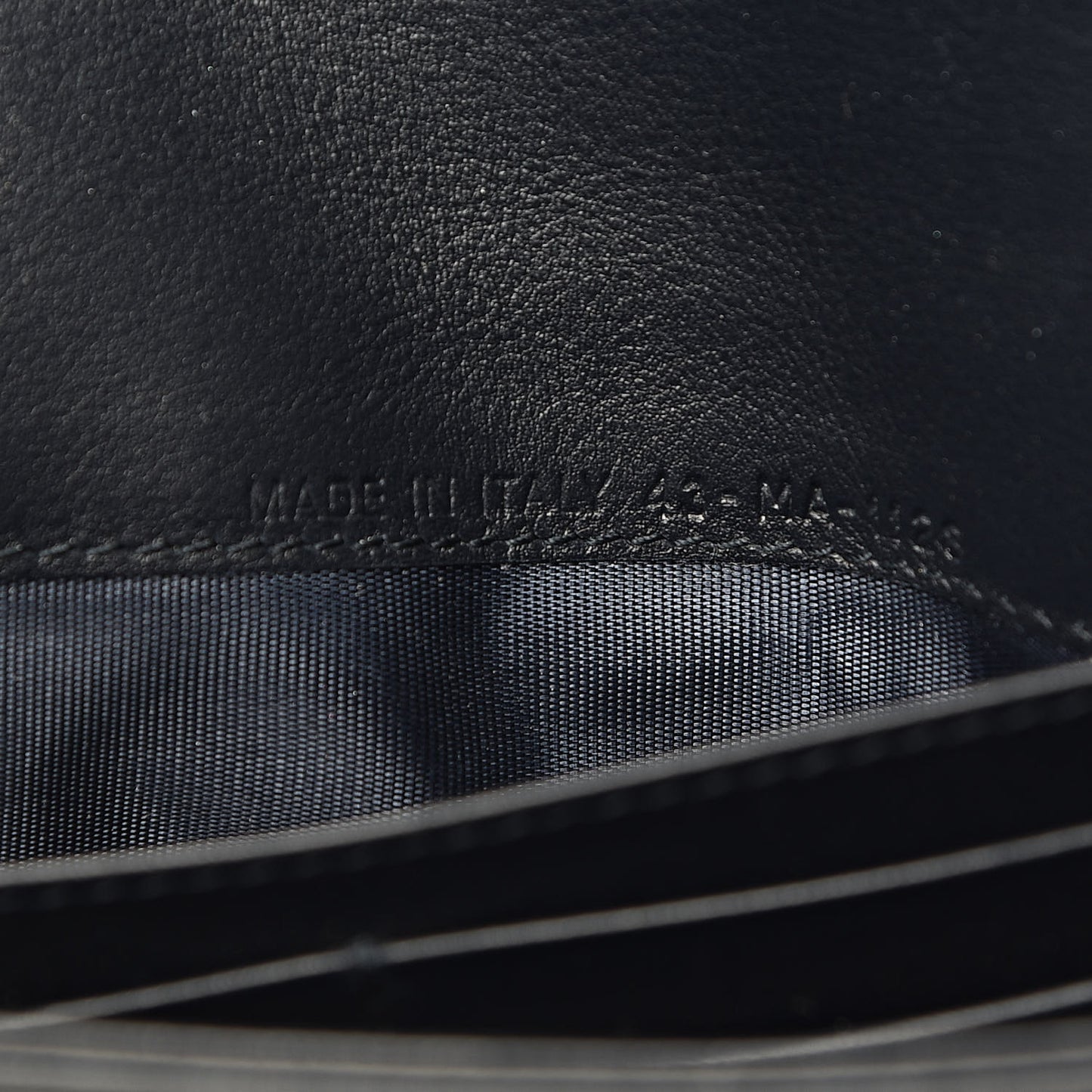 Oblique Saddle Chain Wallet Blue