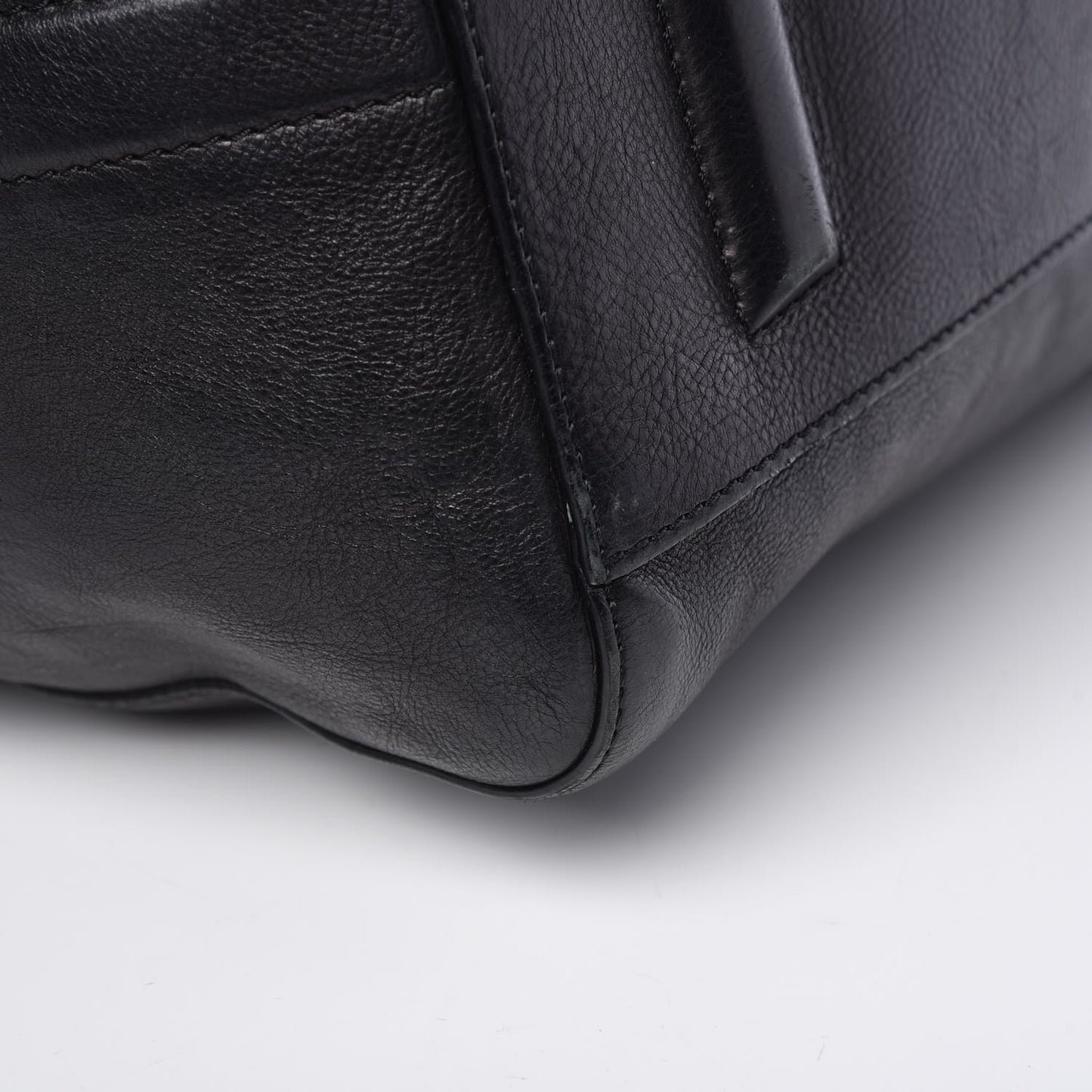 Smooth Calfskin Large Antigona Black